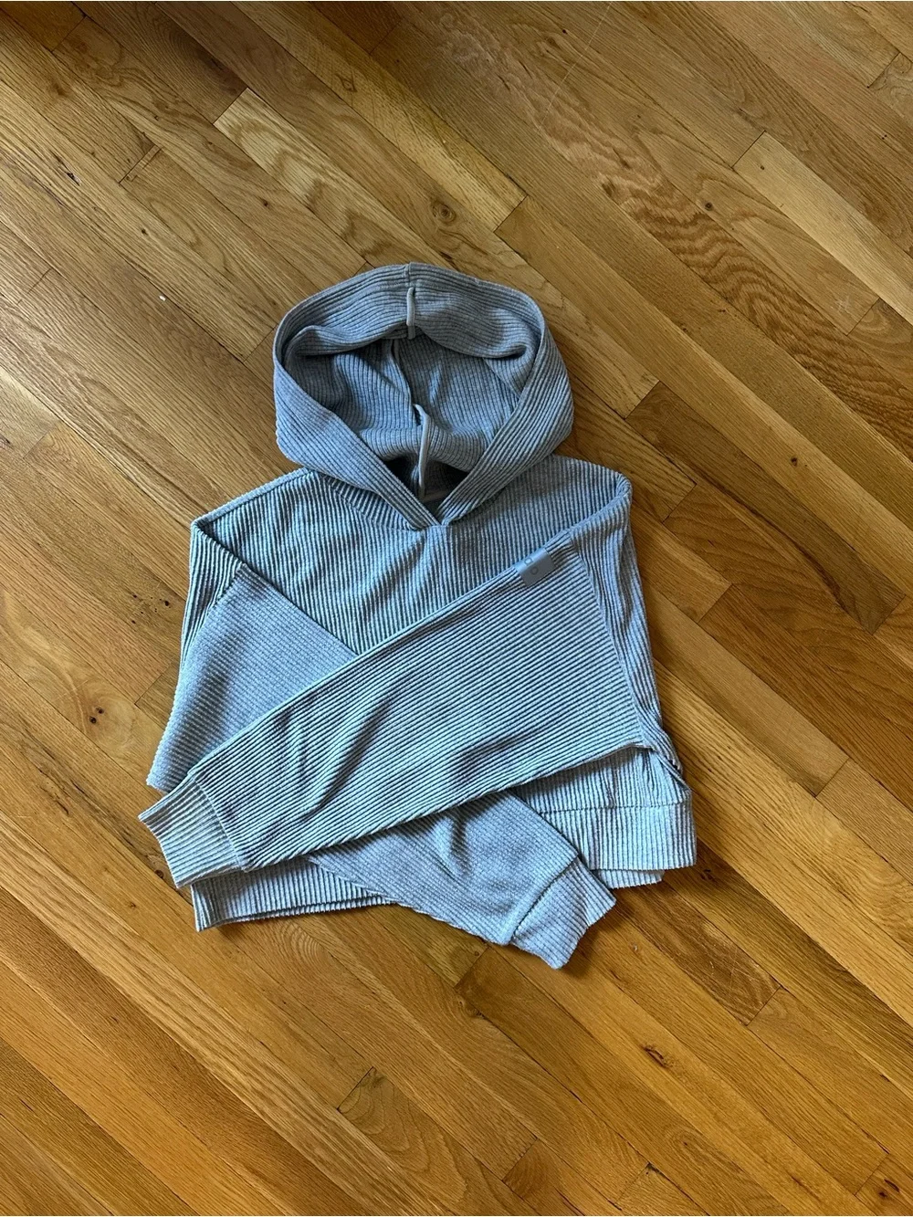 ALO Muse Sweatset in Athletic Heather Grey, size S